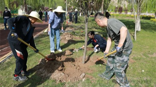 “植此青綠，共繪青山”——甘肅金控集團(tuán)開(kāi)展義務(wù)植樹(shù)活動(dòng)